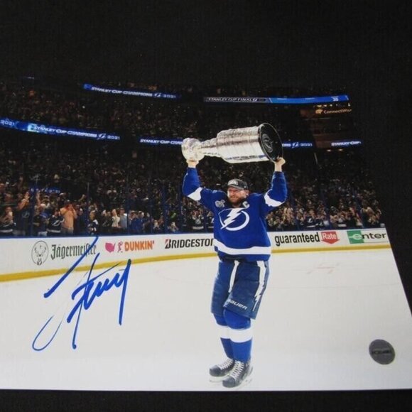 Steven Stamkos signed 8x10 Photo w/COA (Tampa Bay Lightning)